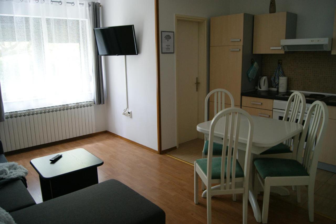 Apartment Lynx Korenica Buitenkant foto